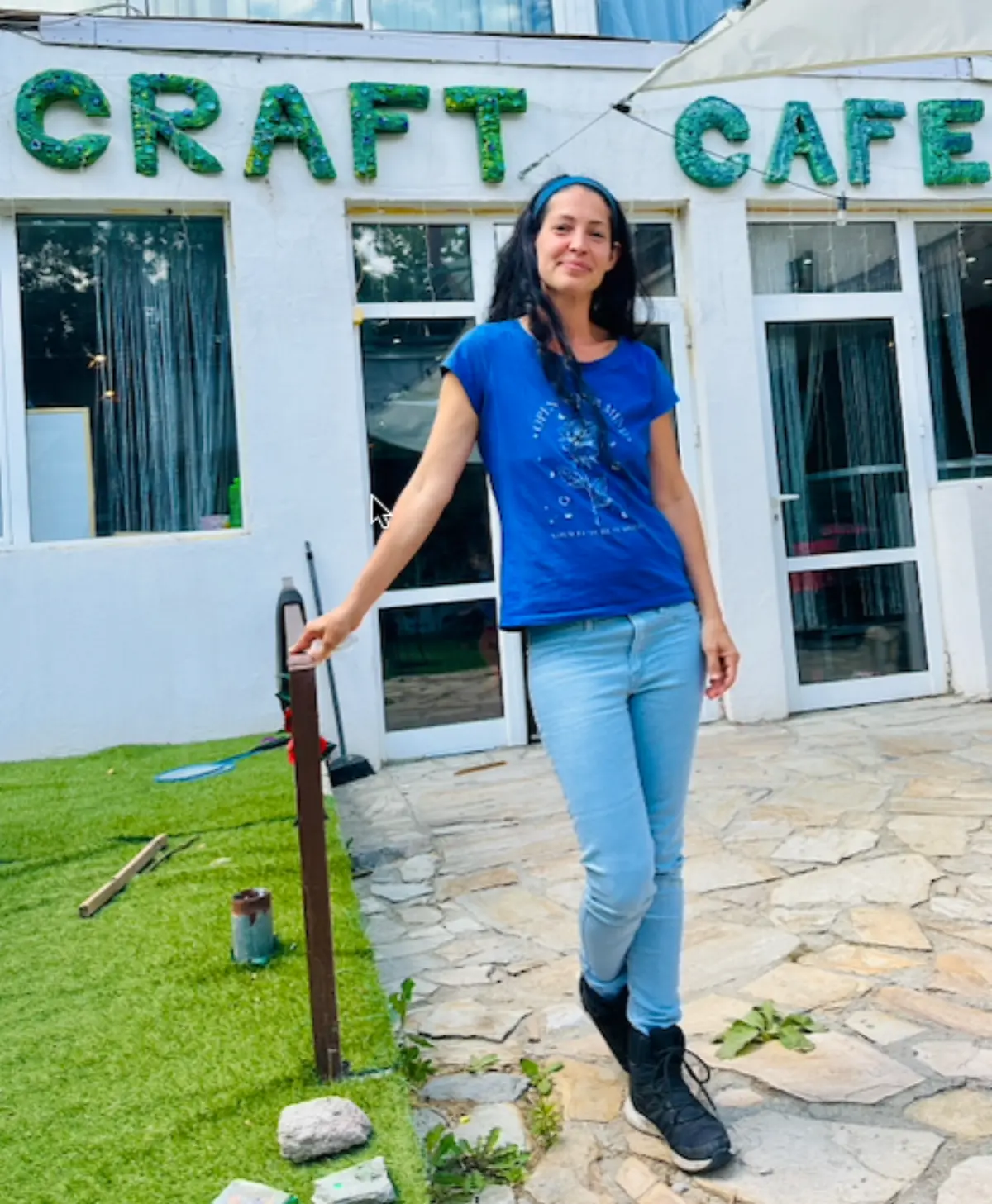 Liraz outside the Craft Cafe